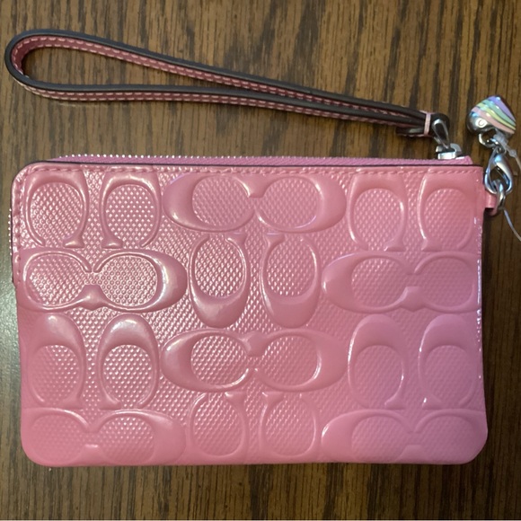 Coach Zip Wristlet Patent Leather in Pink With Heart Charm - Picture 2 of 4